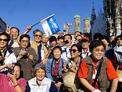 뮌헨을 방문 중인 중국인 단체관광객들