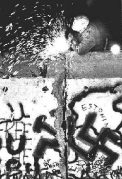 ▲ 1989년 11월 9일 포츠담광장의 모습